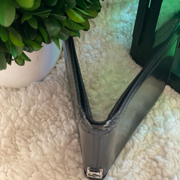 AUTHENTIC GUCCI LEATHER WALLET - Picture 11 of 16